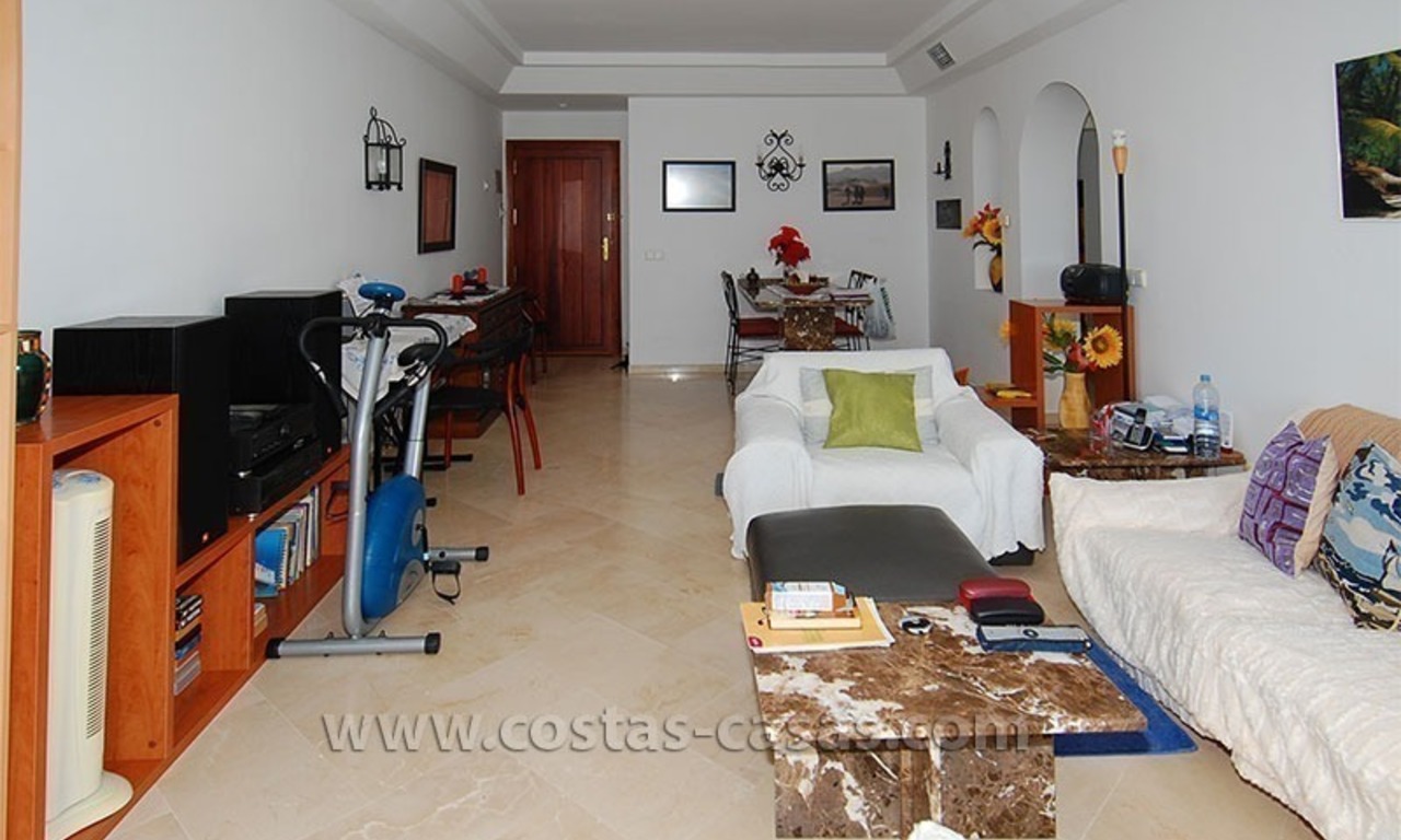 Appartement prêt de la mer en vente dans un complexe en première ligne de plage, Nueva Milla de Oro, Marbella - Estepona 3