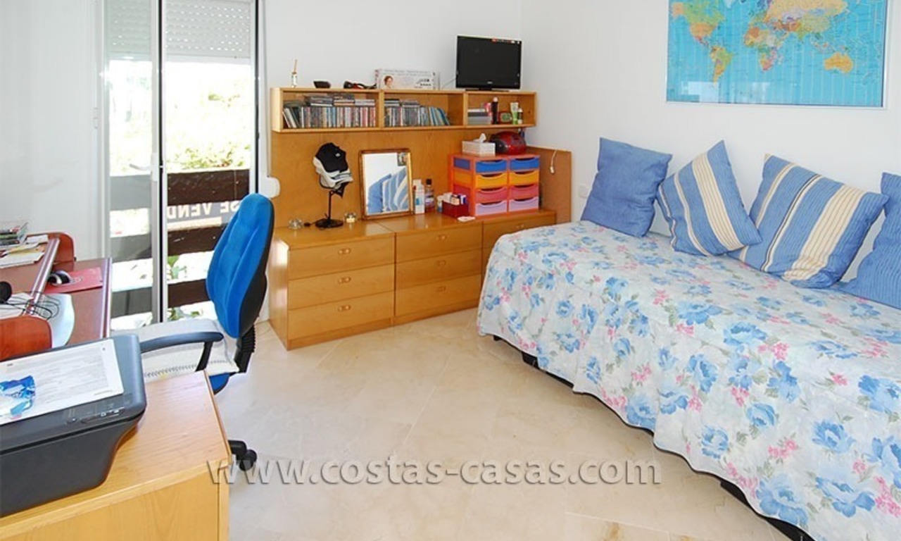 Appartement prêt de la mer en vente dans un complexe en première ligne de plage, Nueva Milla de Oro, Marbella - Estepona 6