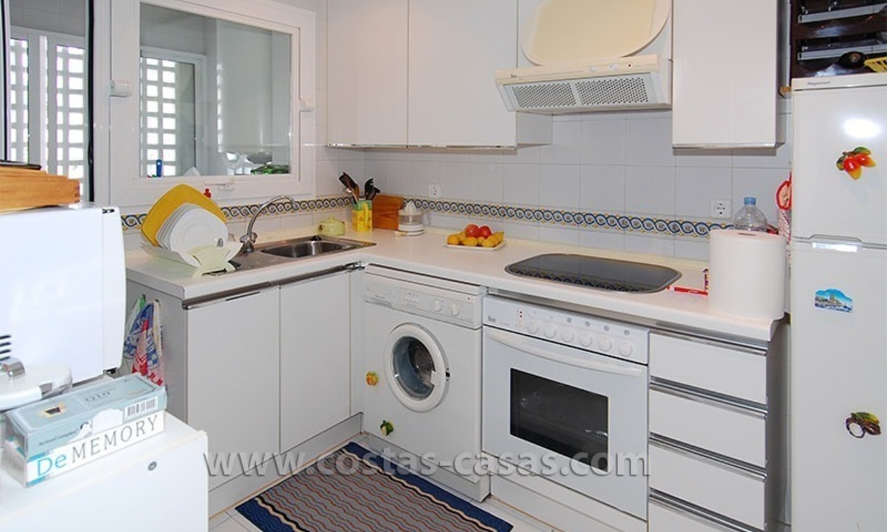 Appartement prêt de la mer en vente dans un complexe en première ligne de plage, Nueva Milla de Oro, Marbella - Estepona 4