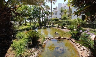 Appartement prêt de la mer en vente dans un complexe en première ligne de plage, Nueva Milla de Oro, Marbella - Estepona 11