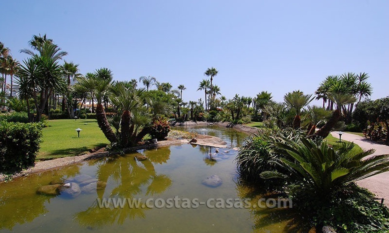 Appartement prêt de la mer en vente dans un complexe en première ligne de plage, Nueva Milla de Oro, Marbella - Estepona 13