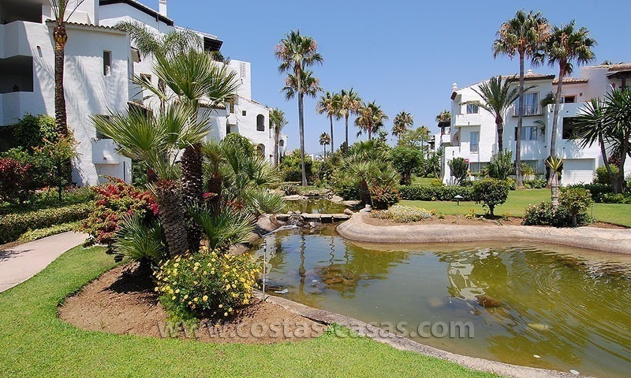 Appartement prêt de la mer en vente dans un complexe en première ligne de plage, Nueva Milla de Oro, Marbella - Estepona 15
