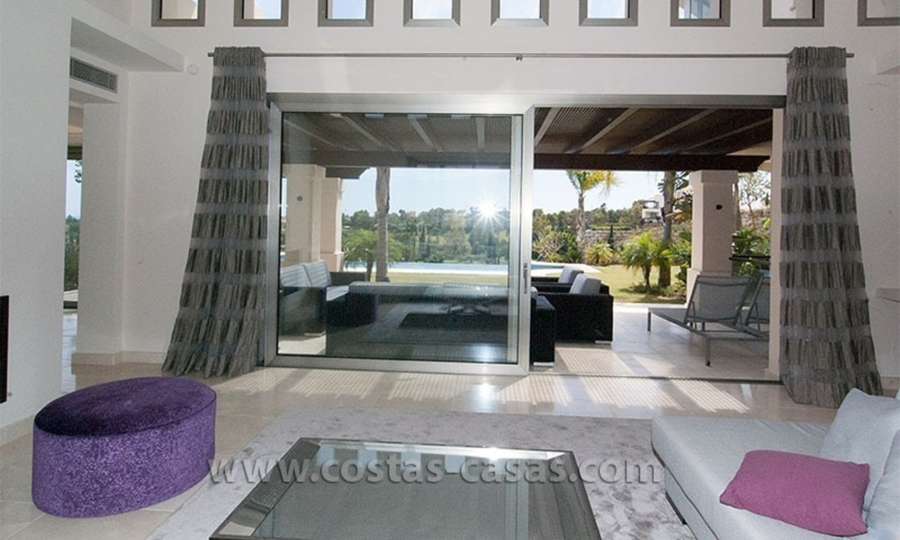 Villa moderne de style andalou à vendre, dans un complexe de golf sur la nouvelle Mille d' Or entre Puerto Banús - Marbella, Benahavis - Estepona 9