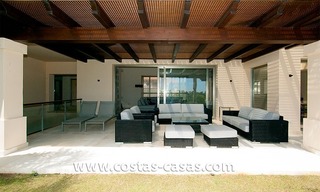 Villa moderne de style andalou à vendre, dans un complexe de golf sur la nouvelle Mille d' Or entre Puerto Banús - Marbella, Benahavis - Estepona 11
