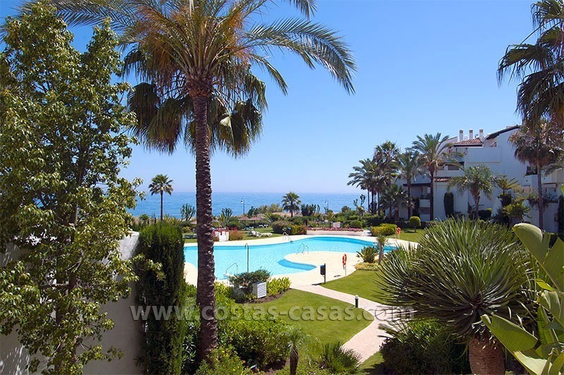  Appartement de luxe près de la mer à vendre dans un complexe en première ligne de plage, nouvelle Mille d' Or, Marbella - Estepona
