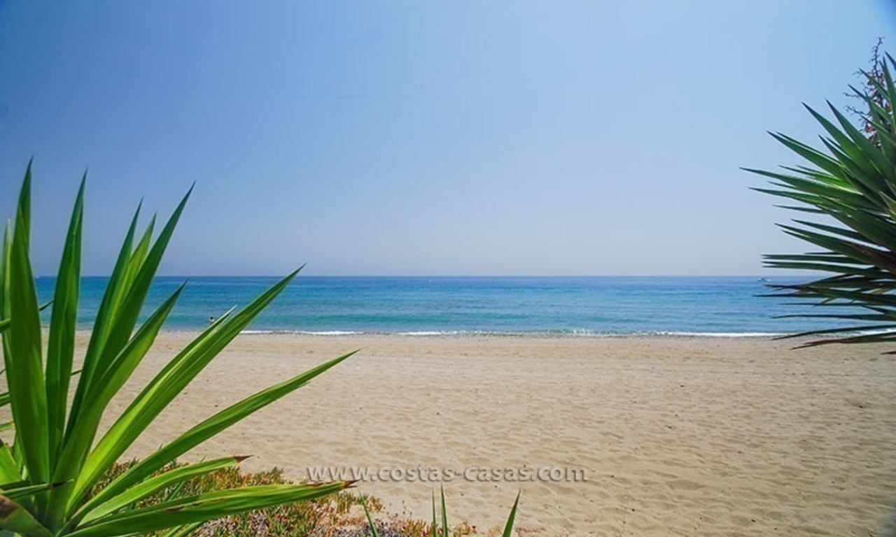 Villa en première ligne de plage à vendre à Marbella 4