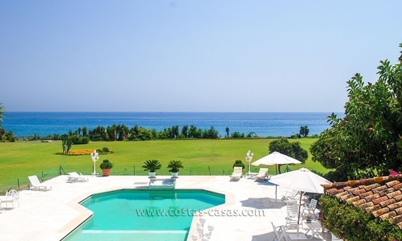 Villa en première ligne de plage à vendre à Marbella 7