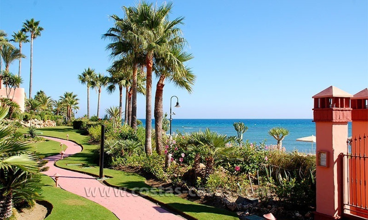 Pour une location de vacances: Appartement de luxe en première ligne de plage, nouvelle Mille d' Or, Marbella - Estepona, Costa del Sol 23