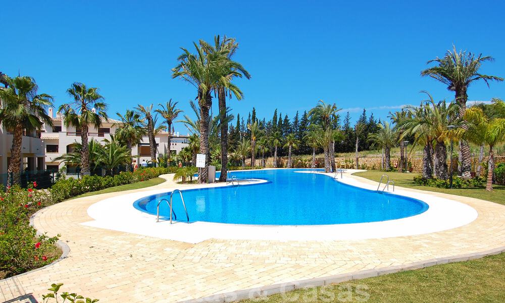 Appartements de luxe à vendre à Nueva Andalucia, Marbella à distance de marche des commodités et de Puerto Banus 30616