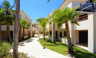 Appartements de luxe à vendre à Nueva Andalucia, Marbella à distance de marche des commodités et de Puerto Banus 30617 