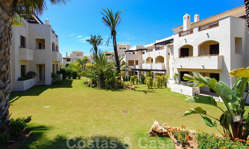 Appartements de luxe à vendre à Nueva Andalucia, Marbella à distance de marche des commodités et de Puerto Banus 30618