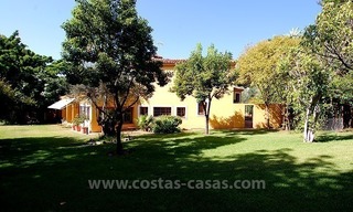 Villa de golf de style andalou à vendre à Estepona - Marbella 37