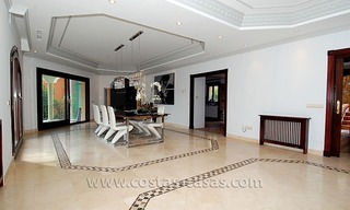 Villa exclusive de style andalou à vendre dans la zone de Marbella - Benahavis 19