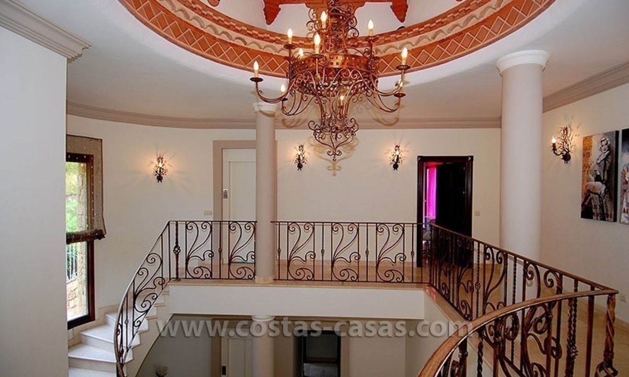 Villa exclusive de style andalou à vendre dans la zone de Marbella - Benahavis 15
