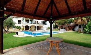 Villa exclusive de style andalou à vendre dans la zone de Marbella - Benahavis 13