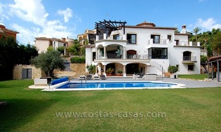 Villa exclusive de style andalou à vendre dans la zone de Marbella - Benahavis 3