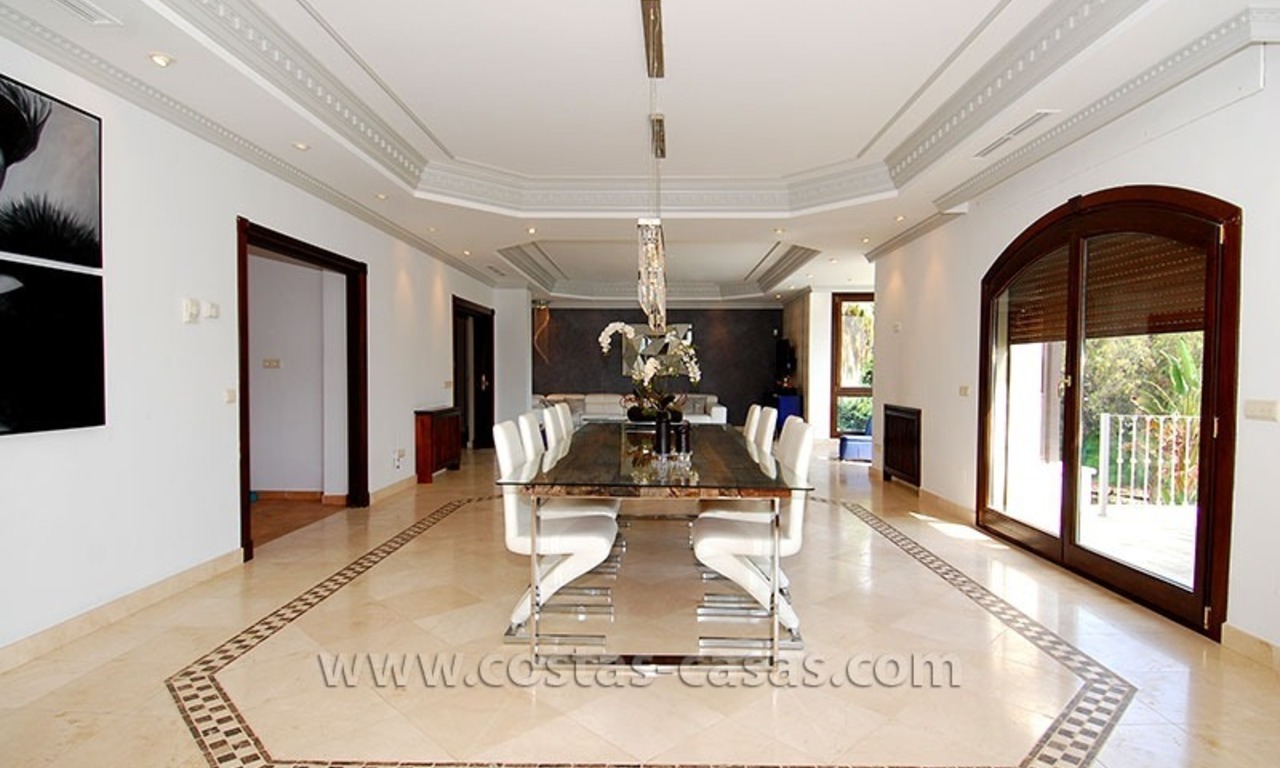 Villa exclusive de style andalou à vendre dans la zone de Marbella - Benahavis 8
