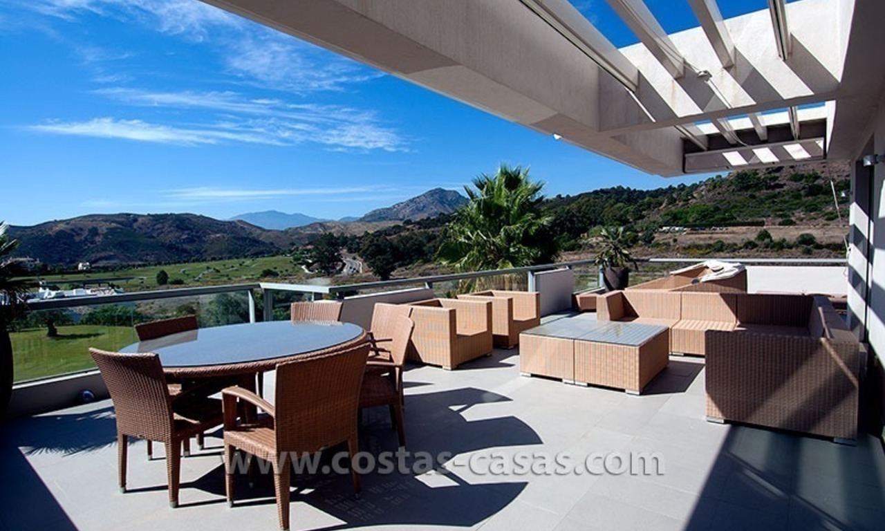 Appartement luxueux et contemporain de golf à vendre dans la zone de Marbella - Benahavis 0