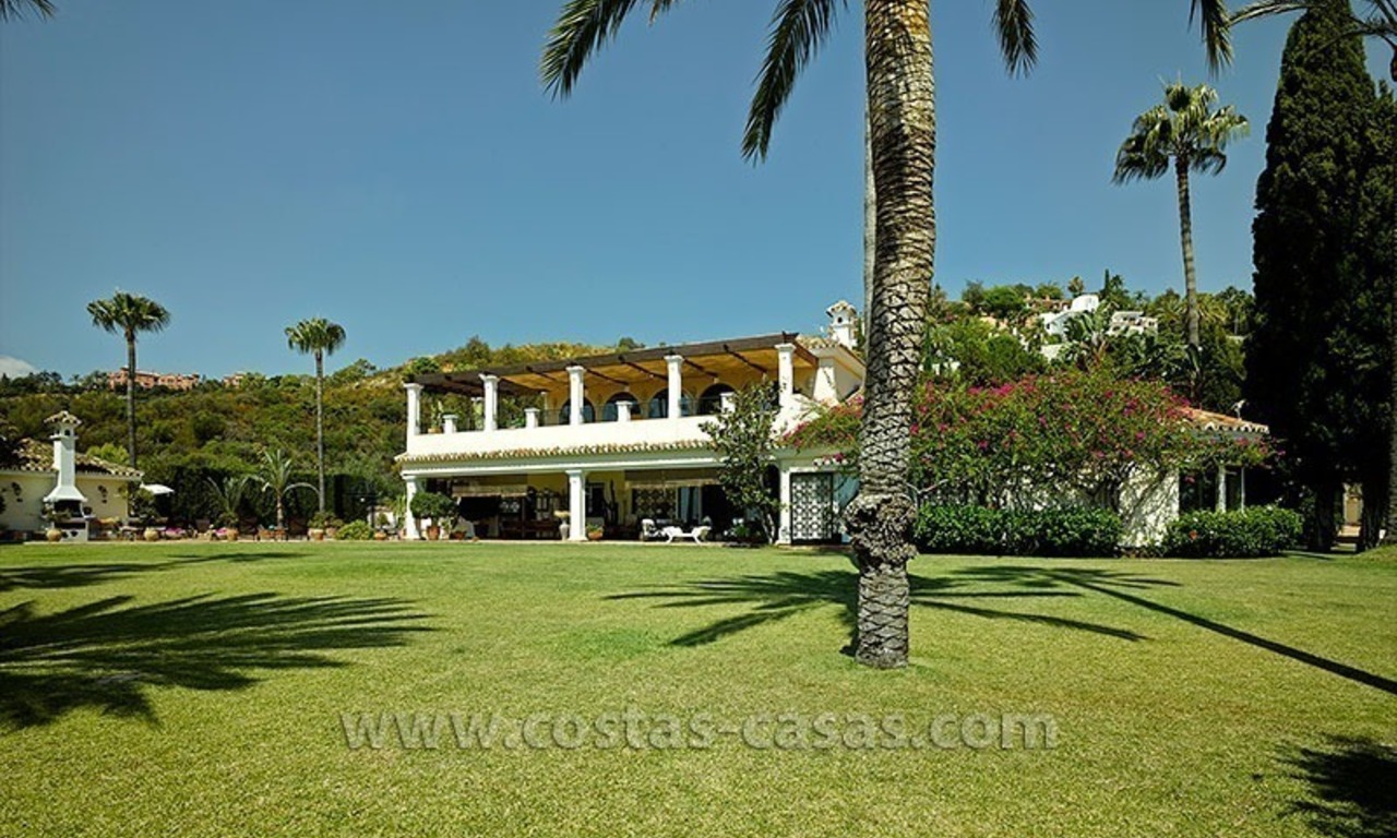 Villa exclusive de style andalou à vendre à Marbella - Benahavis 3