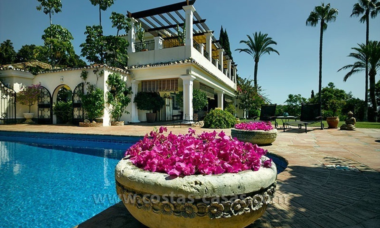 Villa exclusive de style andalou à vendre à Marbella - Benahavis 4