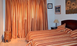 À vendre dans la zone de Marbella - Benahavis: Appartement sur le parcours de golf 15
