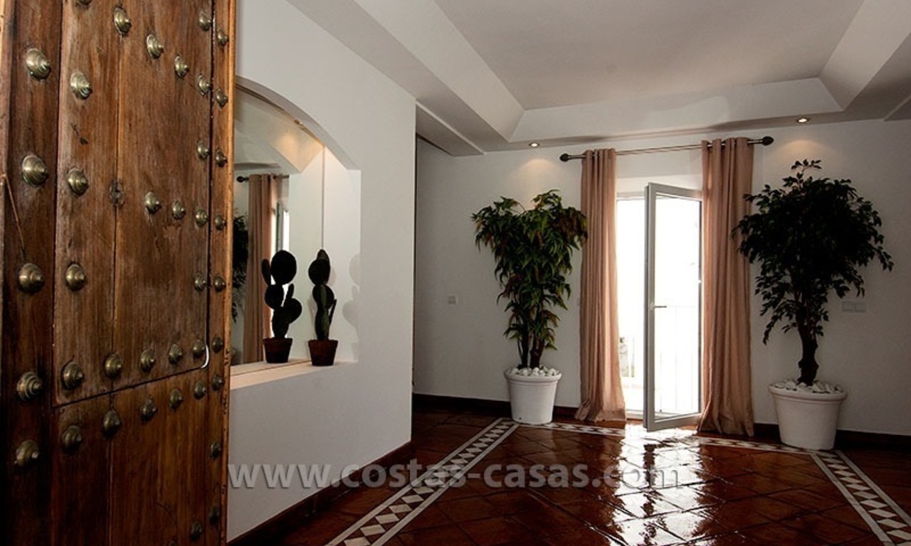 À vendre: bonne orientation, spacieuse et totalement rénovée, villa à Marbella 7