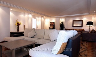 À vendre: bonne orientation, spacieuse et totalement rénovée, villa à Marbella 29