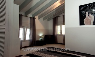 À vendre: bonne orientation, spacieuse et totalement rénovée, villa à Marbella 9