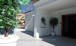 À vendre: bonne orientation, spacieuse et totalement rénovée, villa à Marbella 3