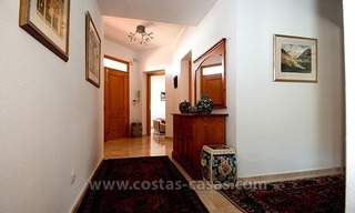À vendre: Grande villa, bien entretenue à Marbella - Estepona 11