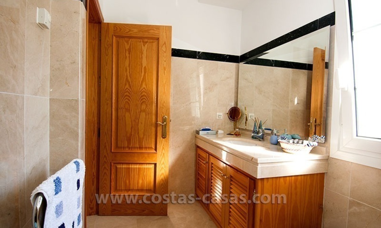 À vendre: Grande villa, bien entretenue à Marbella - Estepona 35