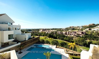 À vendre: Appartement contemporain de luxe en première ligne de golf dans le triangle Marbella - Benahavis- Estepona 1