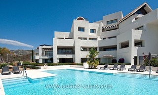 À vendre: Appartement contemporain de luxe en première ligne de golf dans le triangle Marbella - Benahavis- Estepona 2