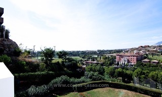 À vendre: Appartement contemporain de luxe en première ligne de golf dans le triangle Marbella - Benahavis- Estepona 5