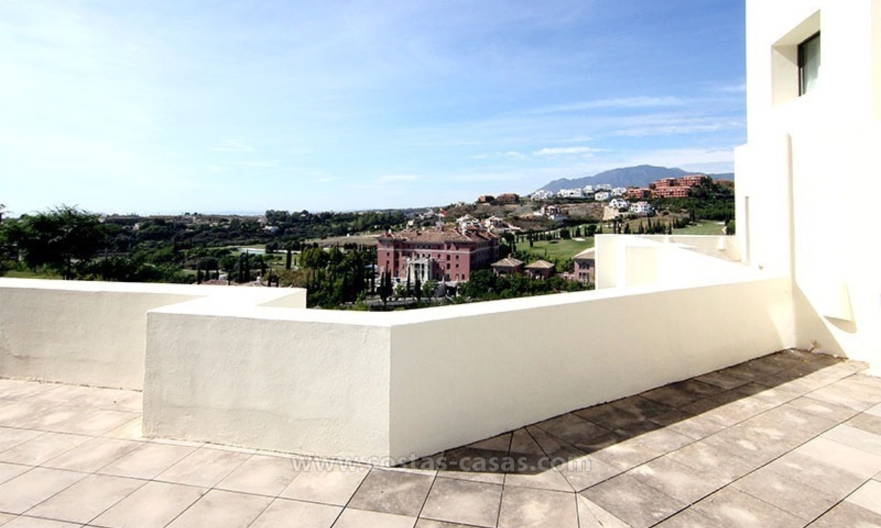 À vendre: Appartement contemporain de luxe en première ligne de golf dans le triangle Marbella - Benahavis- Estepona 14
