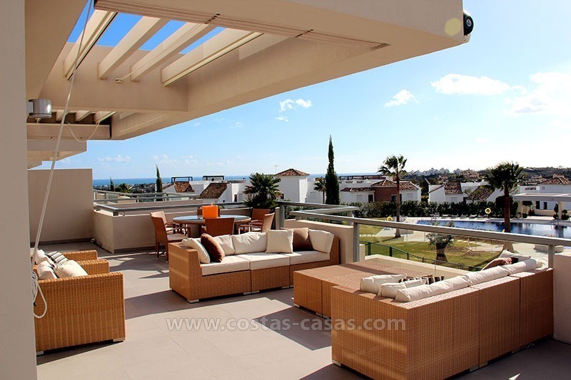 Pour une location de vacances à Marbella – zone de Benahavís: Appartement contemporain de Golf luxueux