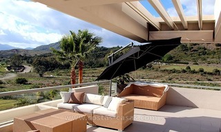 Pour une location de vacances à Marbella – zone de Benahavís: Appartement contemporain de Golf luxueux 2