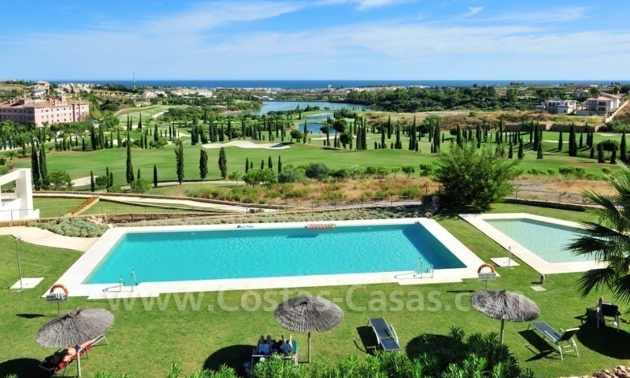 Nouvel appartement de luxe de style contemporain à louer à Marbella - Benahavis dans un complexe de golf sur la Costa del Sol 20