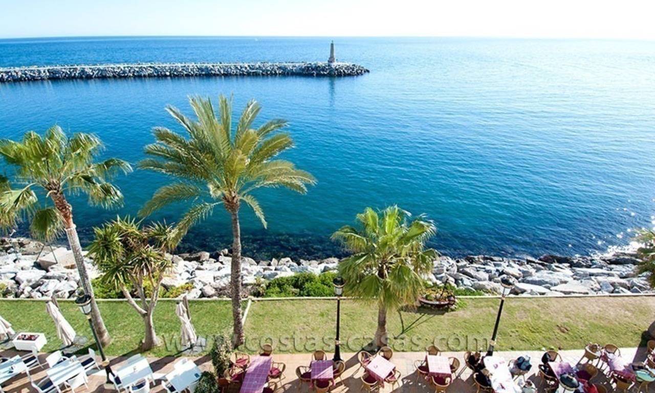A vendre : Appartement en bord de mer à Puerto Banus, Marbella 0