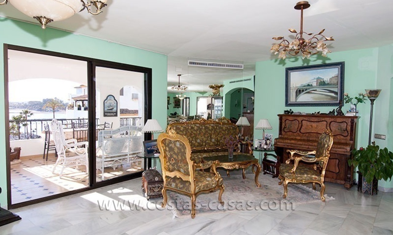 A vendre : Appartement en bord de mer à Puerto Banus, Marbella 8