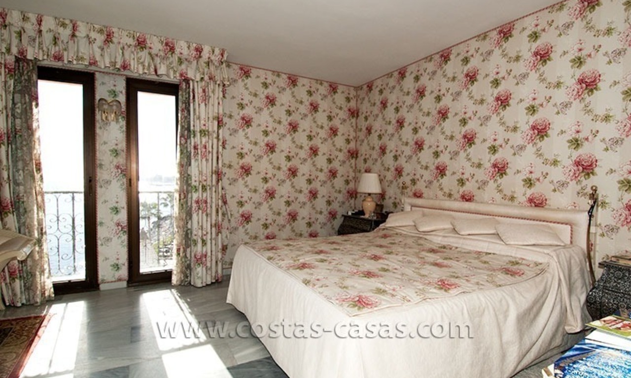 A vendre : Appartement en bord de mer à Puerto Banus, Marbella 19