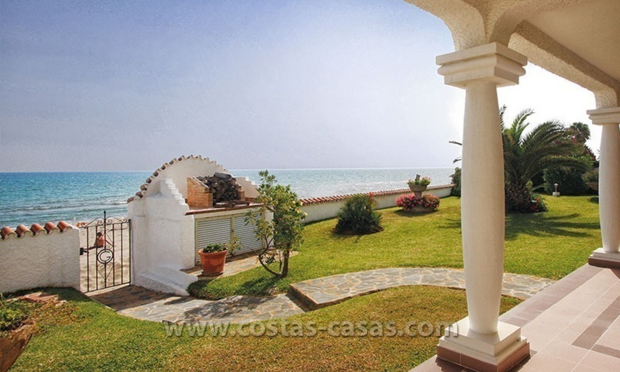 À vendre: Villa en première ligne de plage à Marbella 0