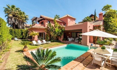 Bonne affaire! Villa au Golf et Country Club, entre Marbella et Estepona 