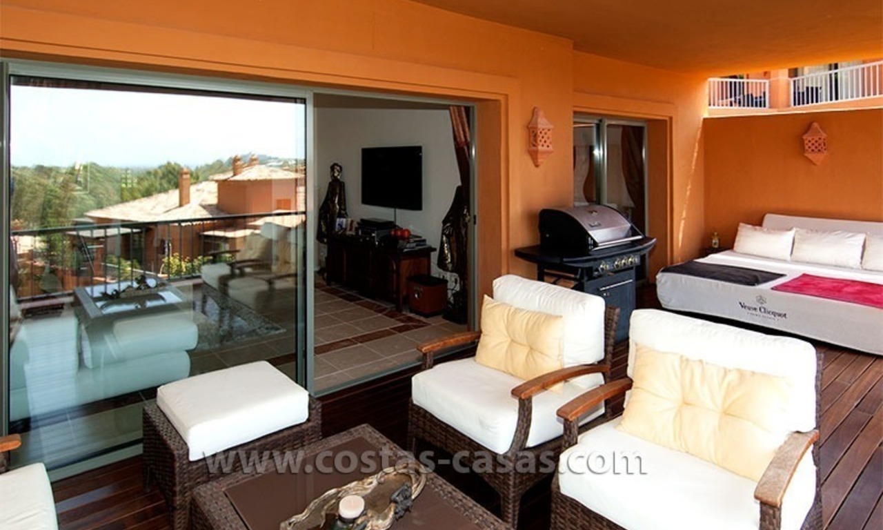 Opportunité! Appartement de luxe à vendre, avec vue sur la mer, complexe en première ligne de golf à Marbella - Benahavis 0