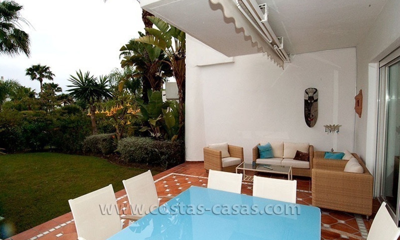 À vendre: Maison de ville spacieuse avec accès à la plage privée sur la nouvelle Mille d’ Or, Marbella - Estepona 0