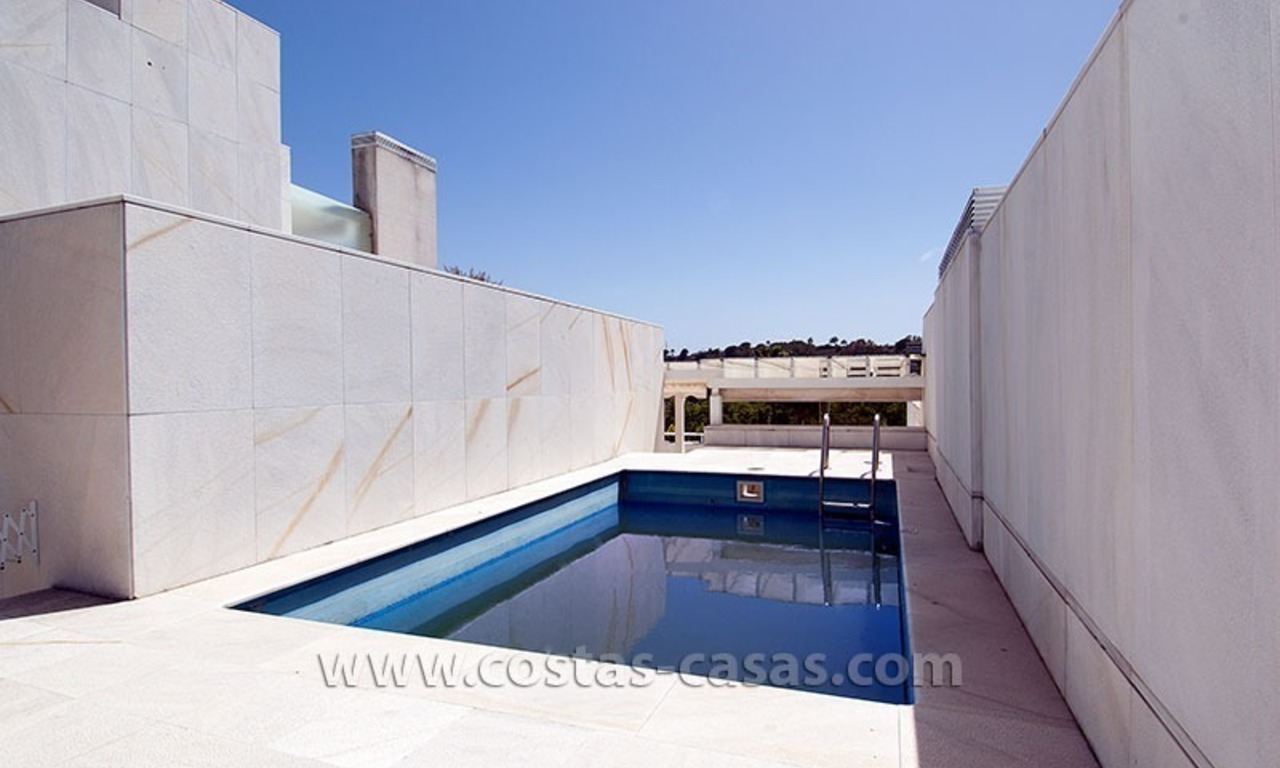 À vendre: Grand appartement de golf moderne dans un complexe huppé de Marbella 7