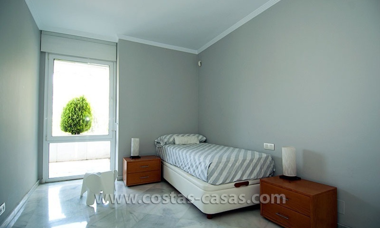 À vendre: Grand appartement de golf moderne dans un complexe huppé de Marbella 16