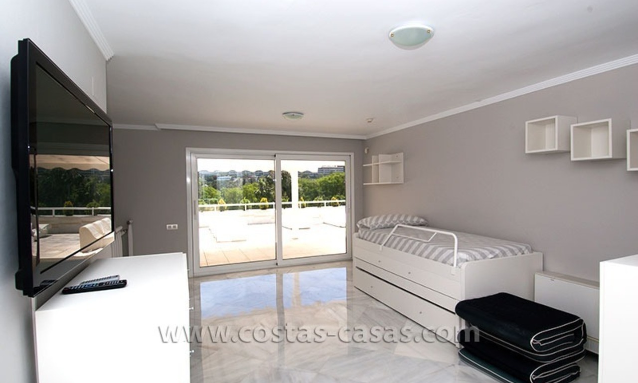 À vendre: Grand appartement de golf moderne dans un complexe huppé de Marbella 20