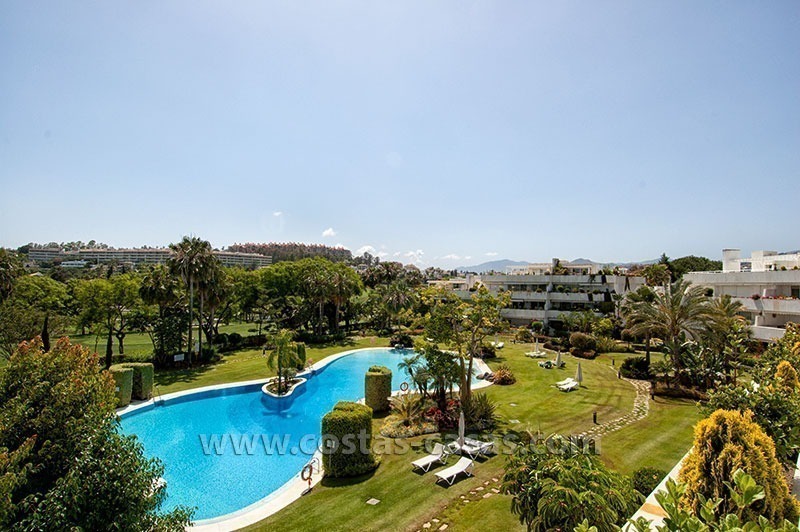 À vendre: Grand appartement de golf moderne dans un complexe huppé de Marbella