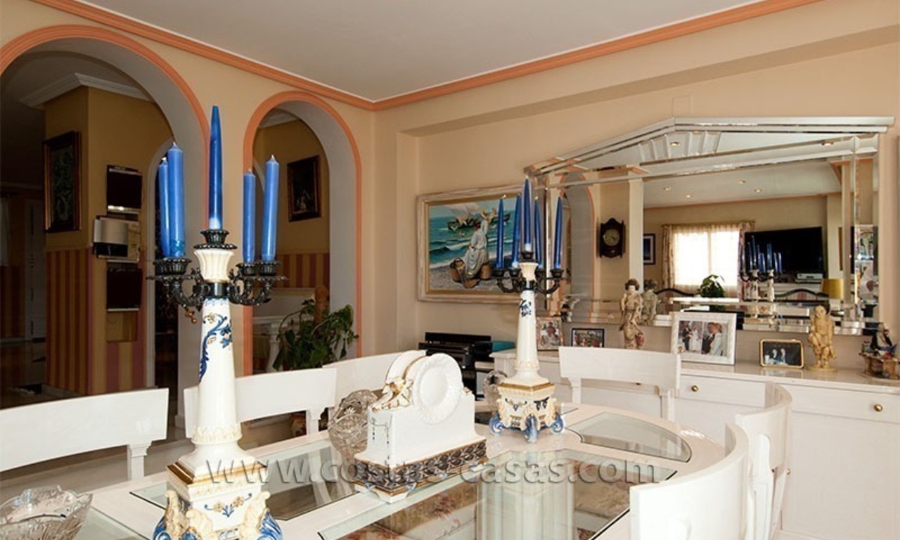 À vendre: Spacieux appartement de luxe à proximité de Puerto Banús, Marbella 10